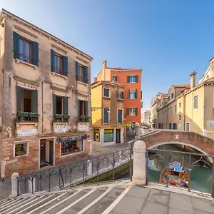 ** Affittacamere Casanova Ai Tolentini Italia